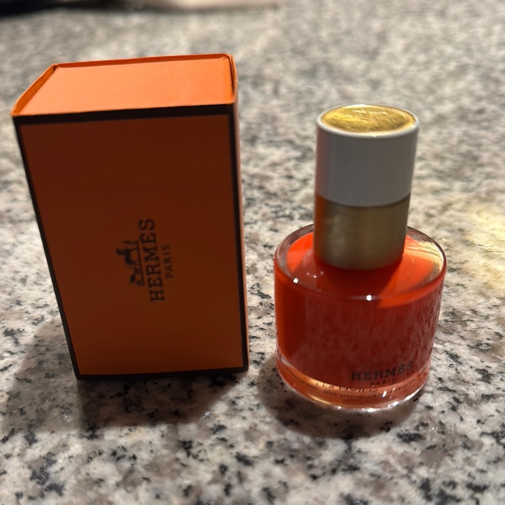 Hermes Vibrant classic Orange poppy Nail Polish